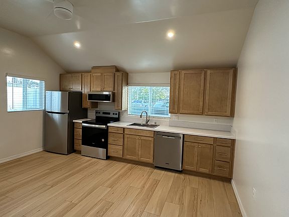 3rd image of 7321 Kelvin Ave