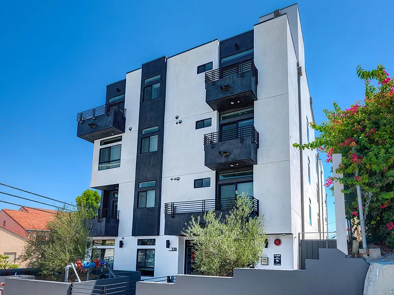 338 N Mariposa Ave — Photo 40