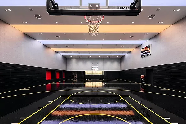 Rented by Level Group | media 31