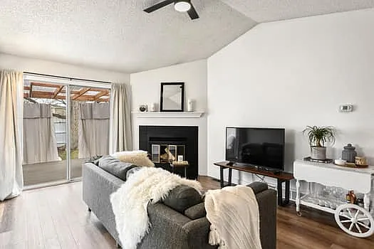 1809 Rice St — Photo 3