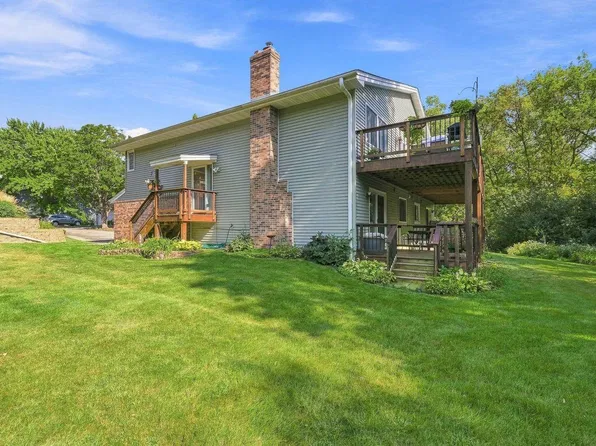 18385 Creeks Bend Dr, Minnetonka, MN 55345