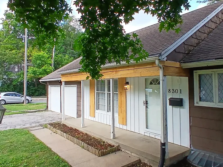 8301 Floyd St — Photo 2