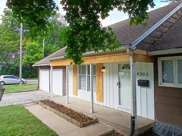 8301 Floyd St, Overland Park, KS 66212