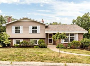 209 Foxcroft Rd, Pittsburgh, PA 15220