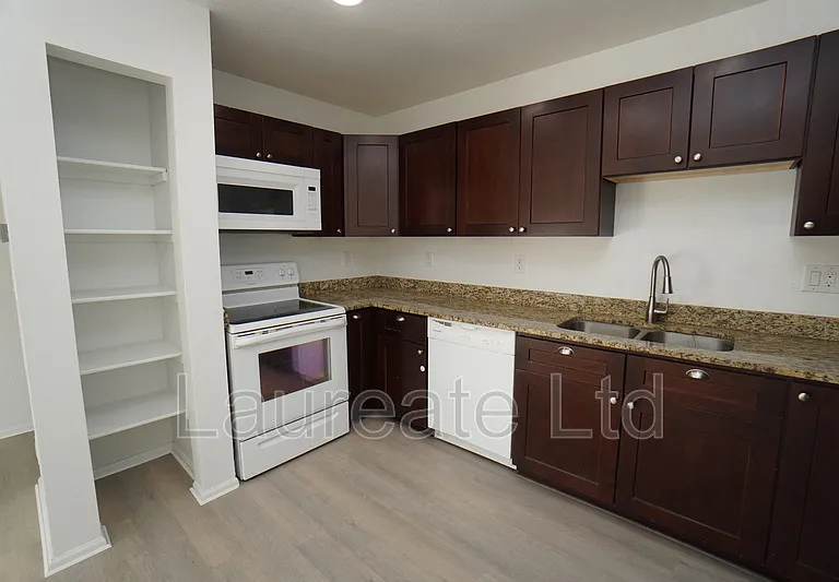 2995 W Yale Ave — Photo 6