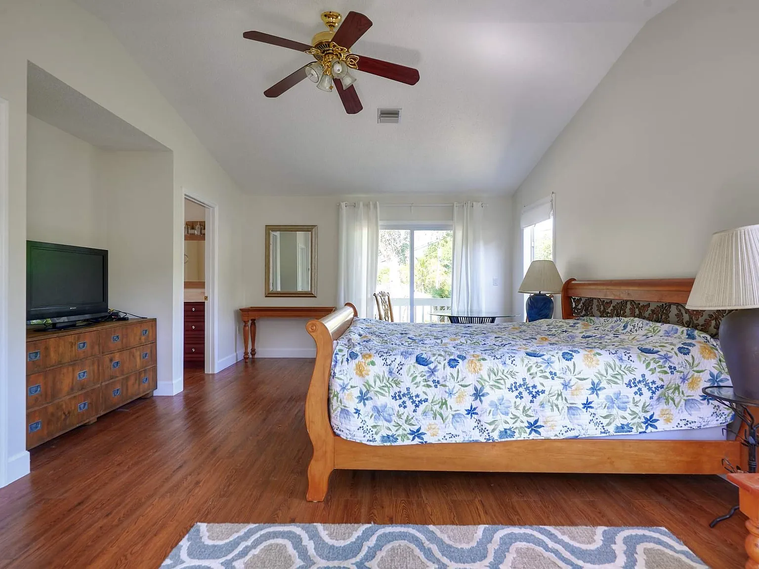 1 bed, 2600 sqft, $1,190 — Photo 3