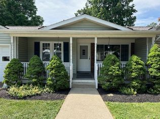 39078 Johnnycake Ridge Rd, Willoughby, OH 44094