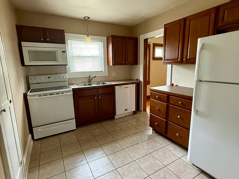 46 Highland Ave #2 — Photo 8