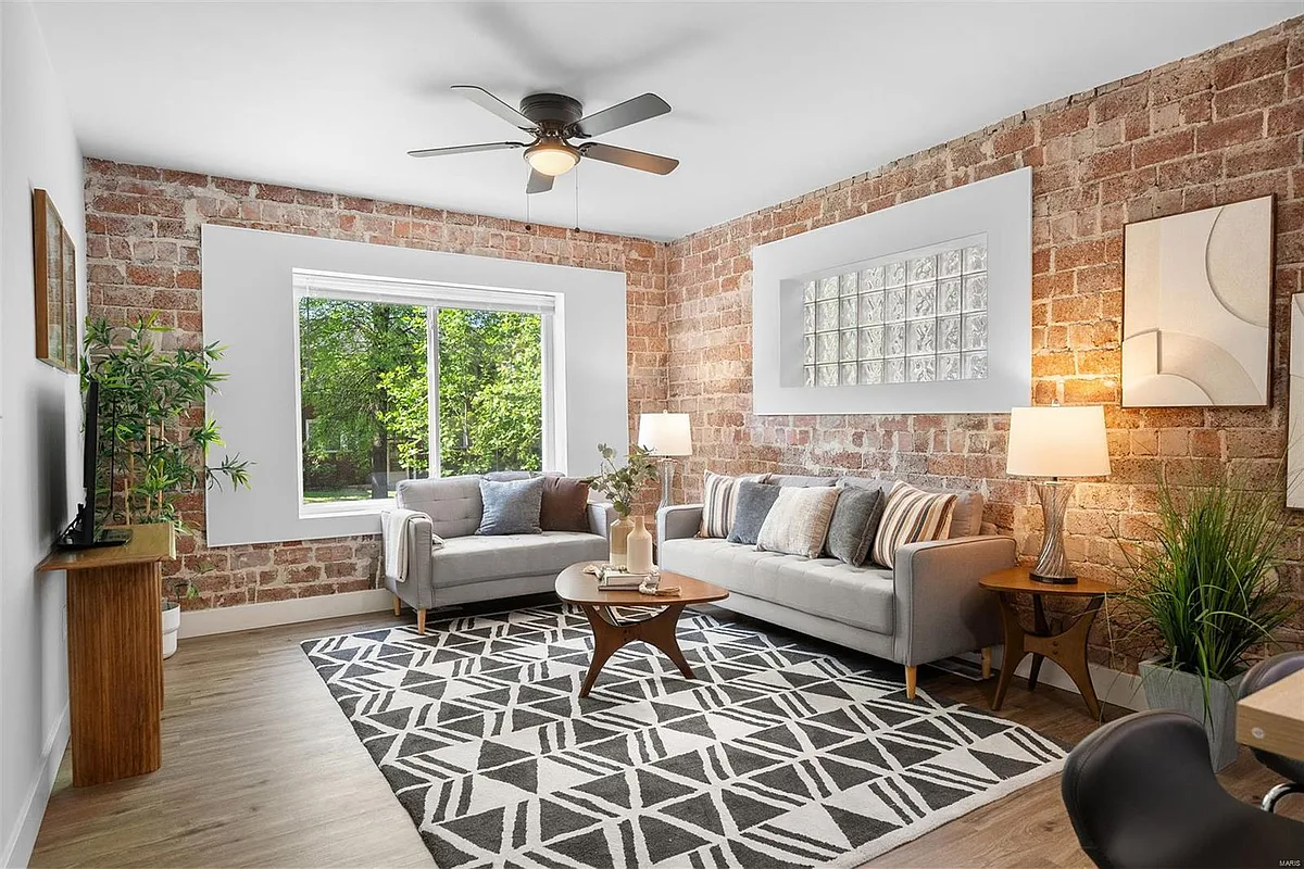 Building Photo - 5303 Bancroft Ave #2W