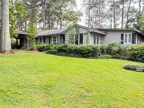 207 Iris Dr, Centre, AL 35960