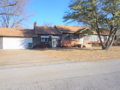 206 E Scott St, Henryetta, OK, 74437