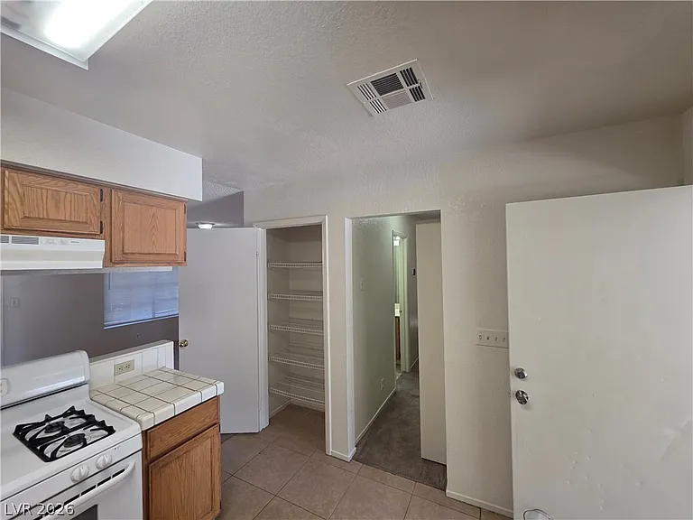 4801 Fiesta Lakes St — Photo 31