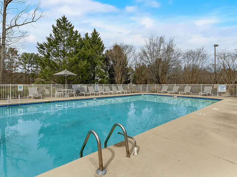 Forest Glen Apartments — Photo 2