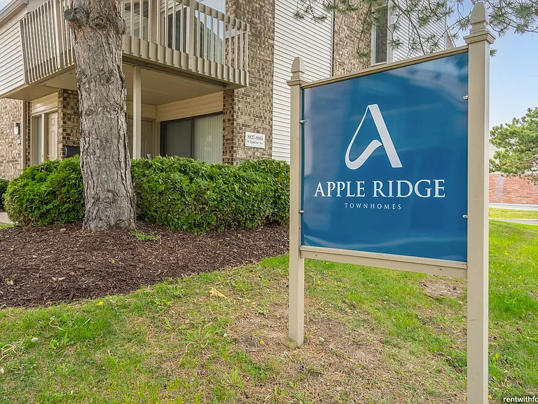 Apple Ridge Townhomes - 8827 — Photo 33