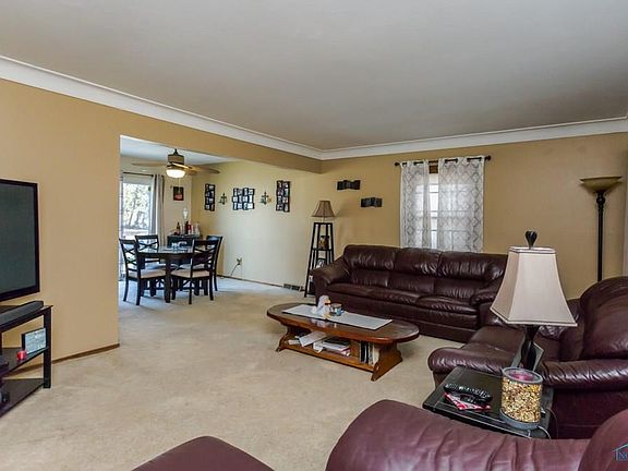 5th image of 6137 Dellwood Dr