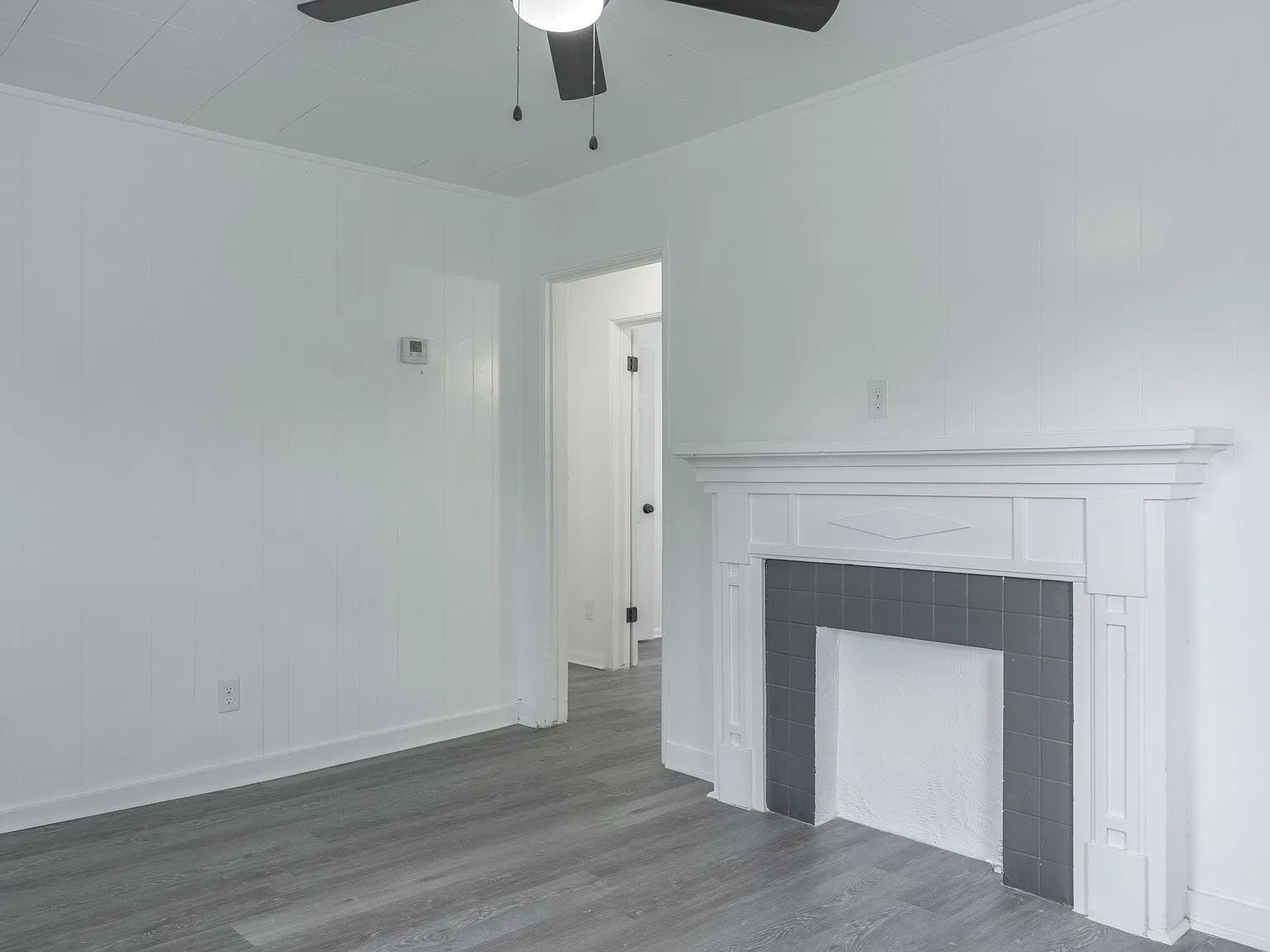3 bed, 1000 sqft, $1,200 — Photo 3
