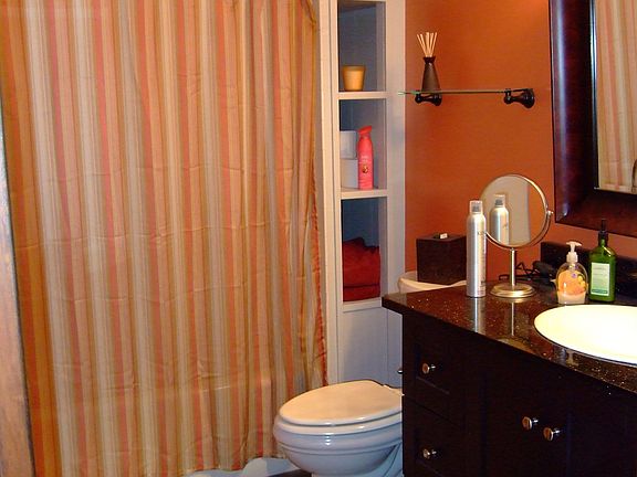 master bath w/granite