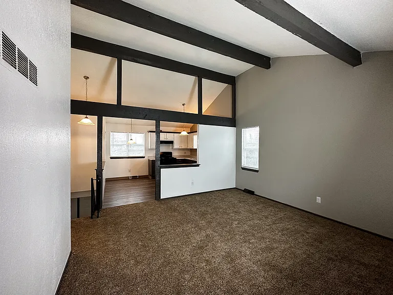 Kingsridge East Apartments — Photo 13