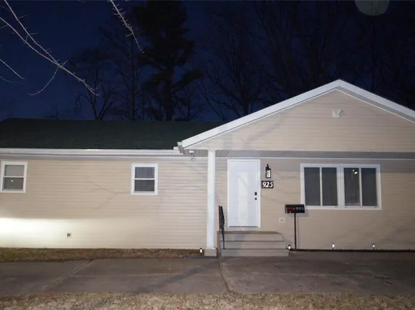 925 W Green St, Mascoutah, IL 62258