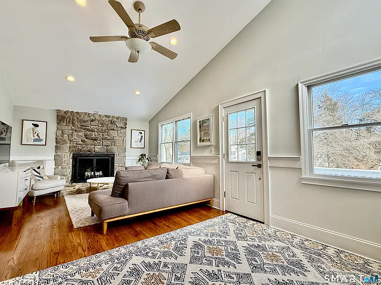 23 Sleepyhollow Dr — Photo 13
