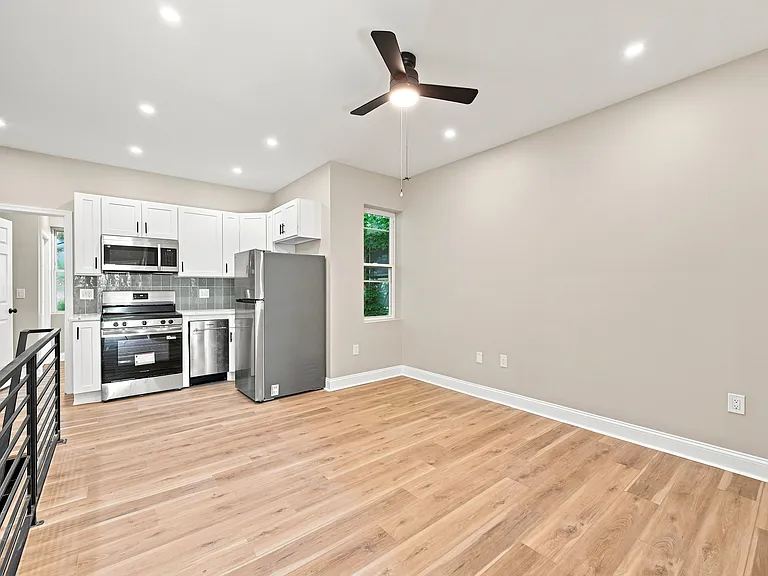 872 N 46th St #2 — Photo 3