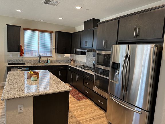 5th image of 501 Aster St