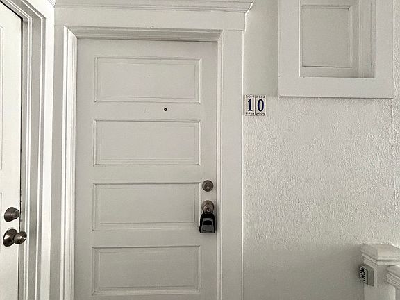 3rd image of 128 22nd St APT 10