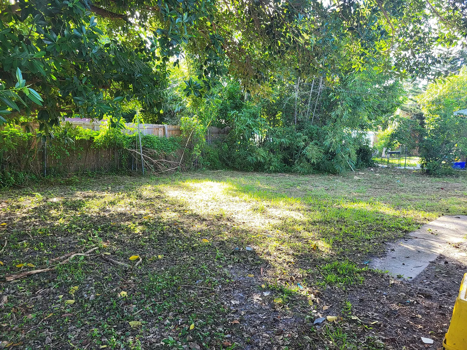 3 bed, 2.0 bath, 968 sqft, $2,400 — Photo 3