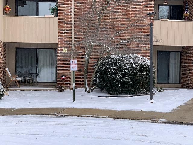 1st image of 425 W Willow Ct #Fox