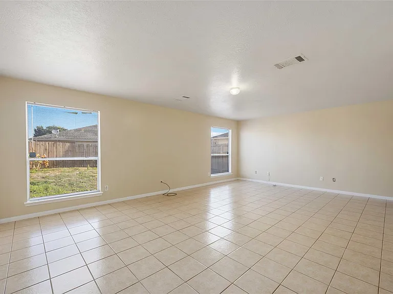 4806 Cotton Ridge Trl — Photo 4