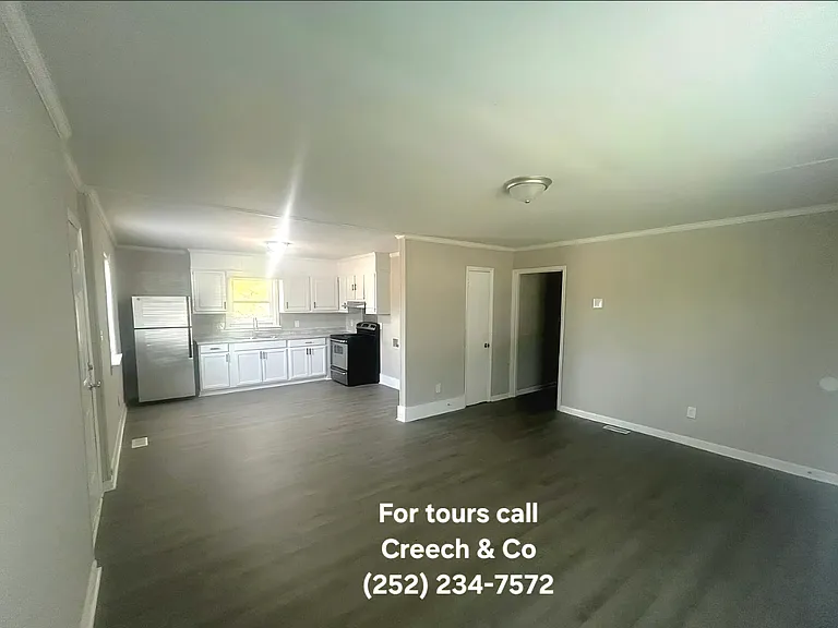 800 Crawford St S — Photo 5