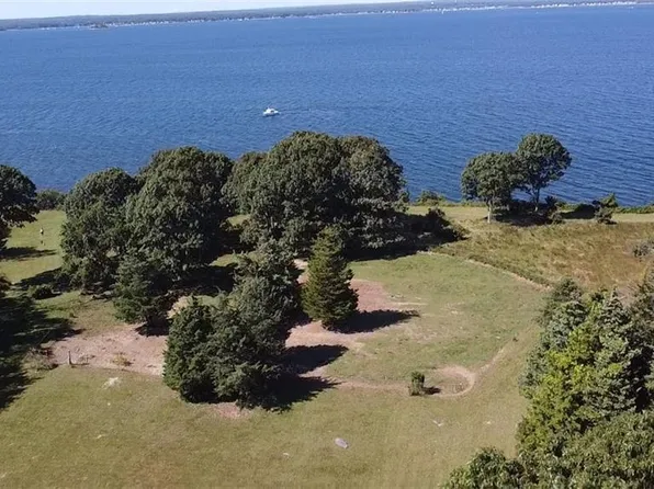 1261 N Main Rd, Jamestown, RI 02835