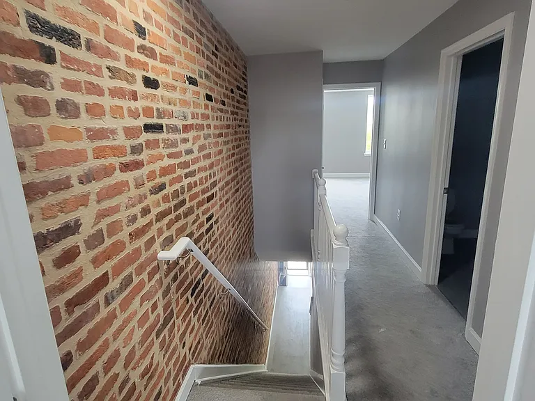 27 N Clinton St — Photo 8