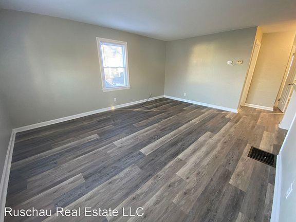 2nd image of 908 Morse Ave