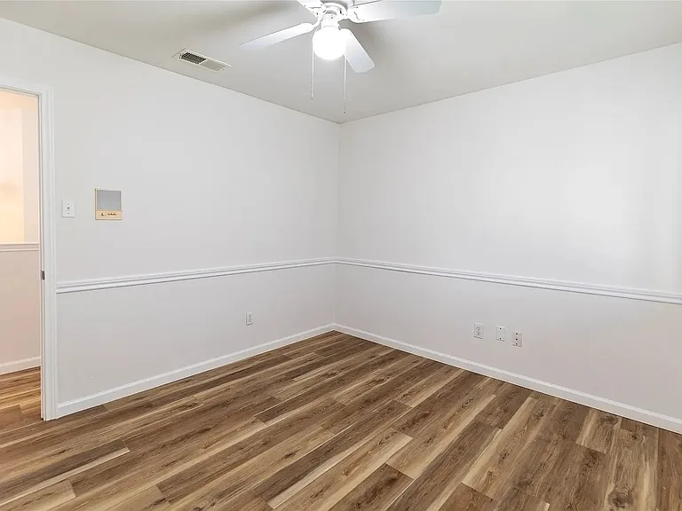 813 Silverbrook Dr — Photo 17