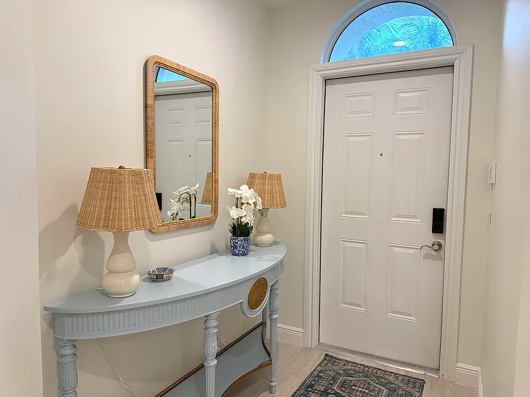 809 Estancia Way — Photo 5