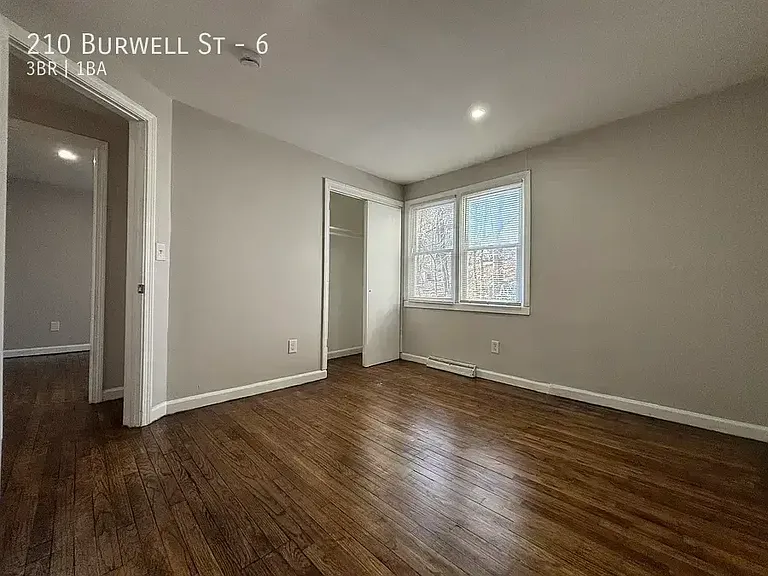 210 Burwell St #6 — Photo 4