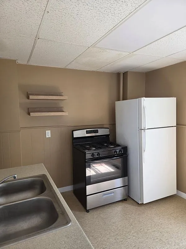 2 bed, 1.0 bath, 1100 sqft, $1,200 — Photo 3