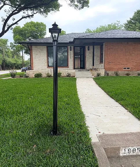 1905 Province Ln — Photo 1
