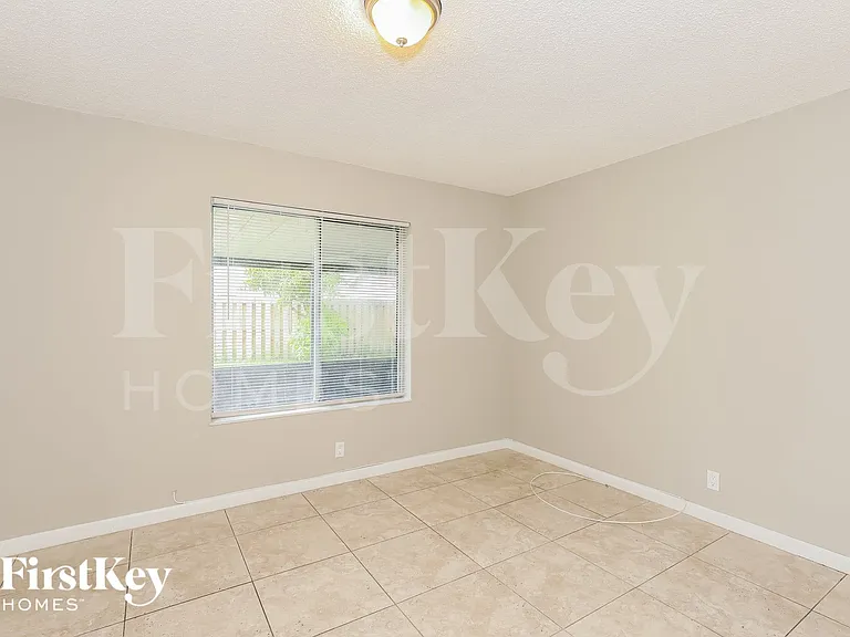 7200 NW 46th St — Photo 12