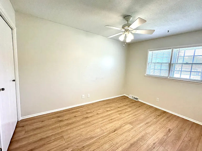 832 N Waddington Ave — Photo 10