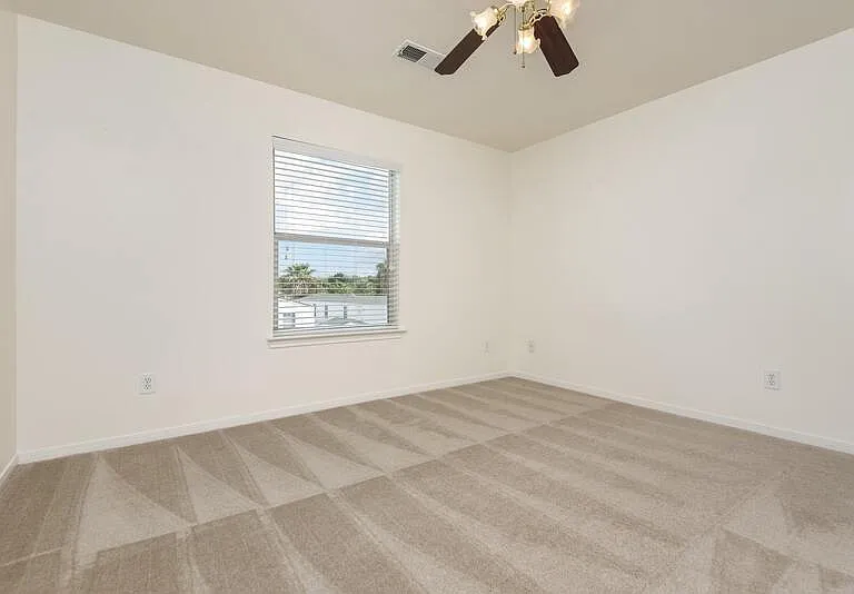 2130 Saint Lucia Calle — Photo 24