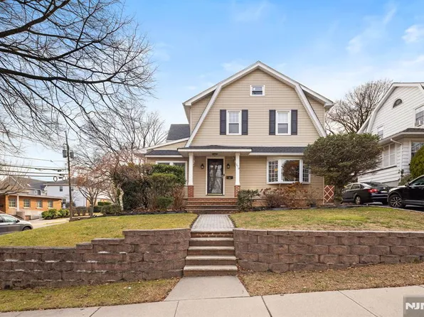 270 Hamilton Ave, Hasbrouck Heights, NJ 07604