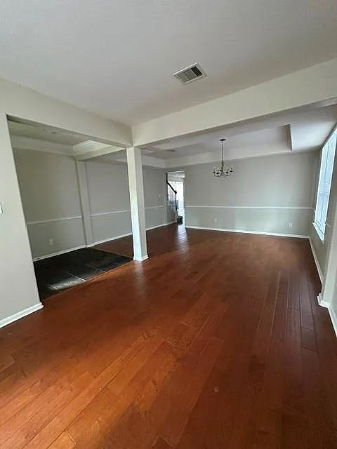 5 bed, 4.0 bath, 3045 sqft, $2,895 — Photo 2