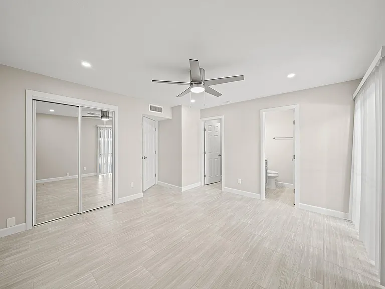 2201 Fountain View Dr #25 — Photo 7