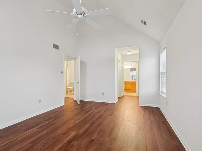 Autumn Park Apartments — Photo 29