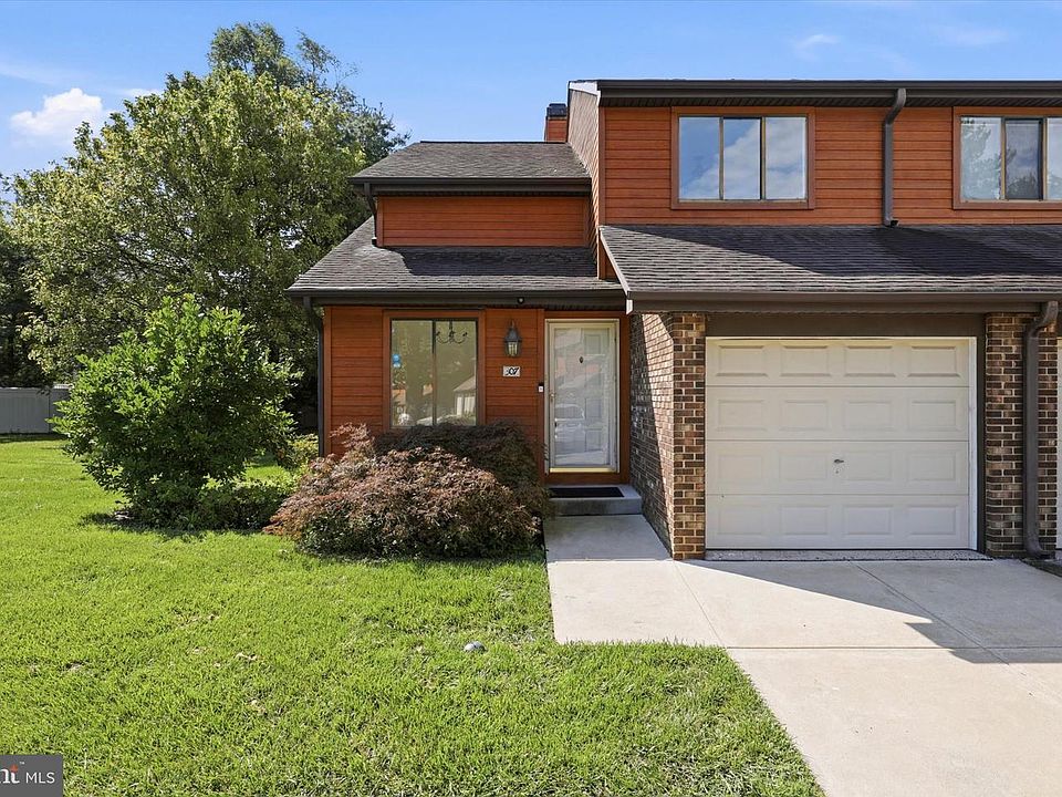 1st image of 307 Winding Way