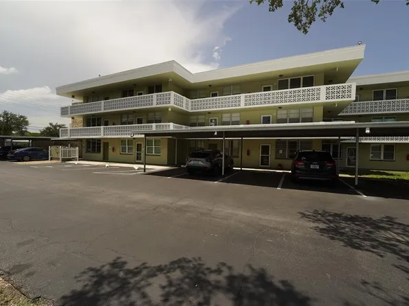 4705 1st St NE APT 132, Saint Petersburg, FL 33703