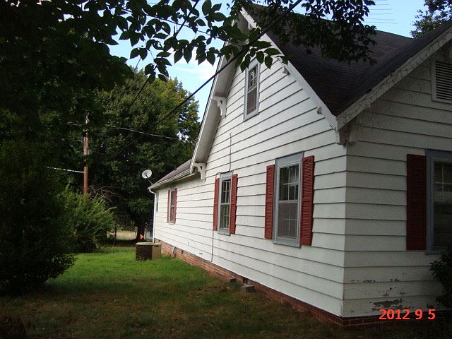 2nd image of 3950 Westover Dr