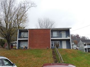 1125 4th St, New Martinsville, WV 26155